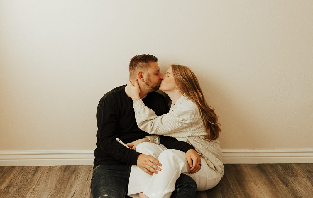 Hannah + Christopher | Indoor Home Session