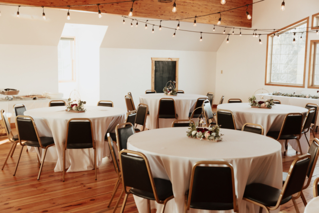 Clean white venue with wooden accents. Photographed by Northern Texas (DFW) photographer Hannah Lylene Photography.