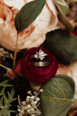 Detail Shots of different aspects of a couple’s wedding day with red, pink and green accents. Photographed by Northern Texas (DFW) photographer Hannah Lylene Photography.