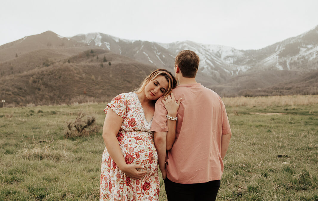 Mountain Outdoor Texas Maternity Session