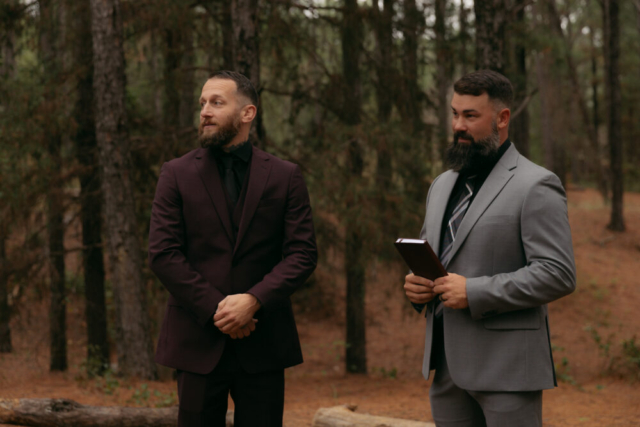 A young blended family has their intimate wedding in the LBJ Grasslands in Fort Worth, Texas by a Texas DFW documentary wedding photographer ( Hannah Lylene Photography)