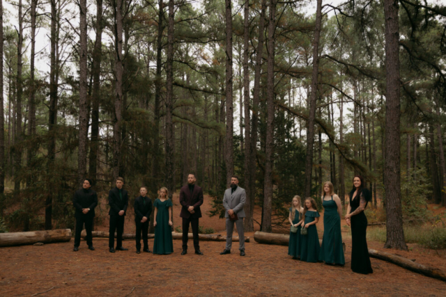 A young blended family has their intimate wedding in the LBJ Grasslands in Fort Worth, Texas by a Texas DFW documentary wedding photographer ( Hannah Lylene Photography)