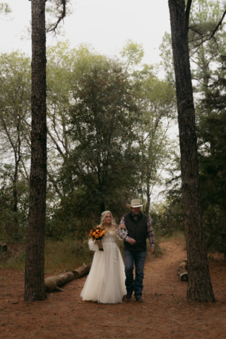 A young blended family has their intimate wedding in the LBJ Grasslands in Fort Worth, Texas by a Texas DFW documentary wedding photographer ( Hannah Lylene Photography)