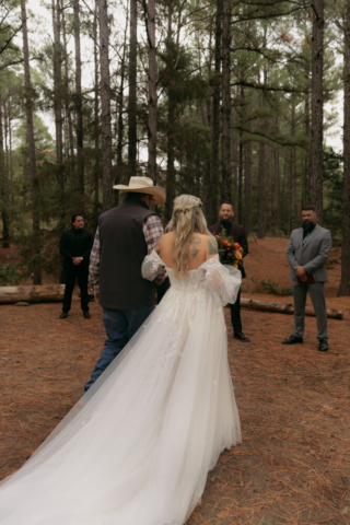 A young blended family has their intimate wedding in the LBJ Grasslands in Fort Worth, Texas by a Texas DFW documentary wedding photographer ( Hannah Lylene Photography)