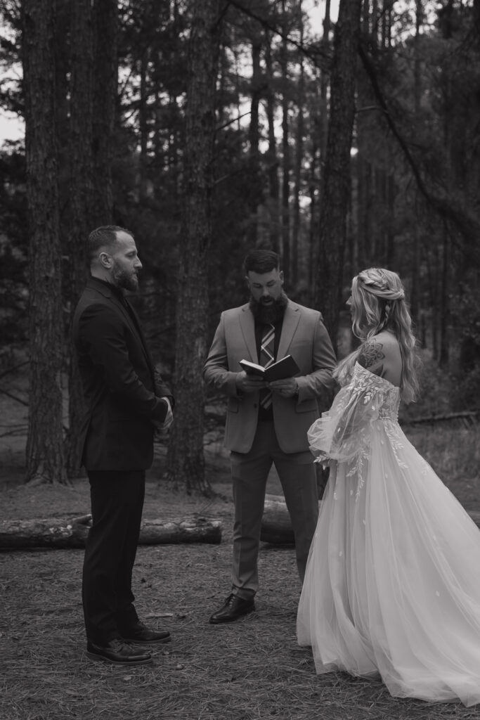 A young blended family has their intimate wedding in the LBJ Grasslands in Fort Worth, Texas by a Texas DFW documentary wedding photographer ( Hannah Lylene Photography)