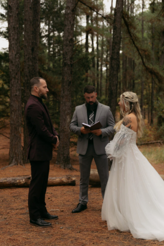 A young blended family has their intimate wedding in the LBJ Grasslands in Fort Worth, Texas by a Texas DFW documentary wedding photographer ( Hannah Lylene Photography)