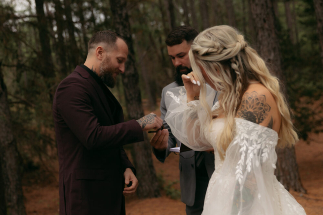 A young blended family has their intimate wedding in the LBJ Grasslands in Fort Worth, Texas by a Texas DFW documentary wedding photographer ( Hannah Lylene Photography)