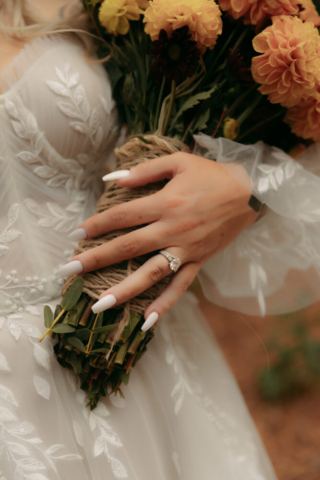 A young blended family has their intimate wedding in the LBJ Grasslands in Fort Worth, Texas by a Texas DFW documentary wedding photographer ( Hannah Lylene Photography)