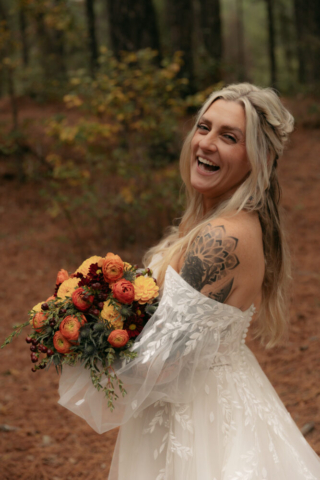 A young blended family has their intimate wedding in the LBJ Grasslands in Fort Worth, Texas by a Texas DFW documentary wedding photographer ( Hannah Lylene Photography)