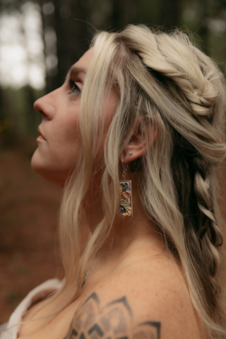 A young blended family has their intimate wedding in the LBJ Grasslands in Fort Worth, Texas by a Texas DFW documentary wedding photographer ( Hannah Lylene Photography)