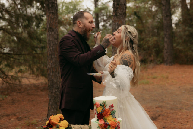 A young blended family has their intimate wedding in the LBJ Grasslands in Fort Worth, Texas by a Texas DFW documentary wedding photographer ( Hannah Lylene Photography)