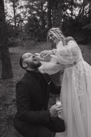 A young blended family has their intimate wedding in the LBJ Grasslands in Fort Worth, Texas by a Texas DFW documentary wedding photographer ( Hannah Lylene Photography)