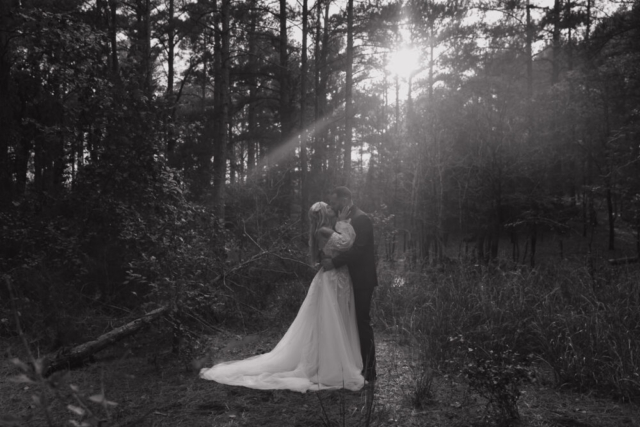 A young blended family has their intimate wedding in the LBJ Grasslands in Fort Worth, Texas by a Texas DFW documentary wedding photographer ( Hannah Lylene Photography)