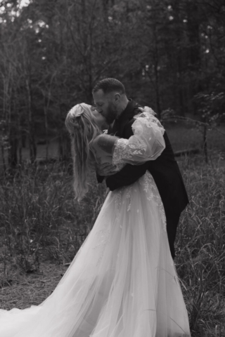 A young blended family has their intimate wedding in the LBJ Grasslands in Fort Worth, Texas by a Texas DFW documentary wedding photographer ( Hannah Lylene Photography)