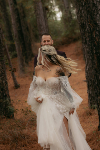 A young blended family has their intimate wedding in the LBJ Grasslands in Fort Worth, Texas by a Texas DFW documentary wedding photographer ( Hannah Lylene Photography)