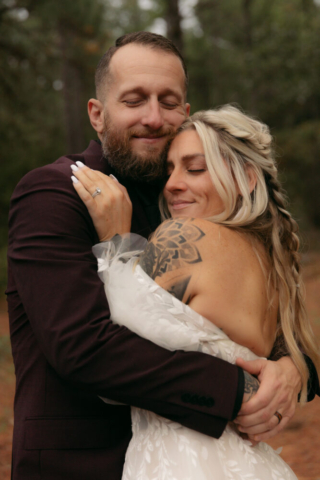 A young blended family has their intimate wedding in the LBJ Grasslands in Fort Worth, Texas by a Texas DFW documentary wedding photographer ( Hannah Lylene Photography)