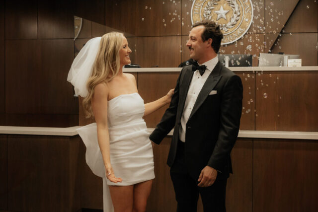 Hannah-Lylene-Dallas-Fort-Worth-Photographer-8622 A bride and groom have a candid documentary elopement wedding ceremony in Dallas, Texas, followed by modern classy bridal portraits and candid photos while interacting with their reception guests.