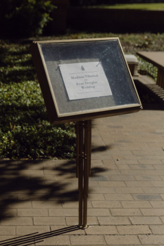 A young couple gets married at the Marty Leonard Chapel in Fort Worth, Texas by a documentary wedding photographer ( Hannah Lylene Photography)