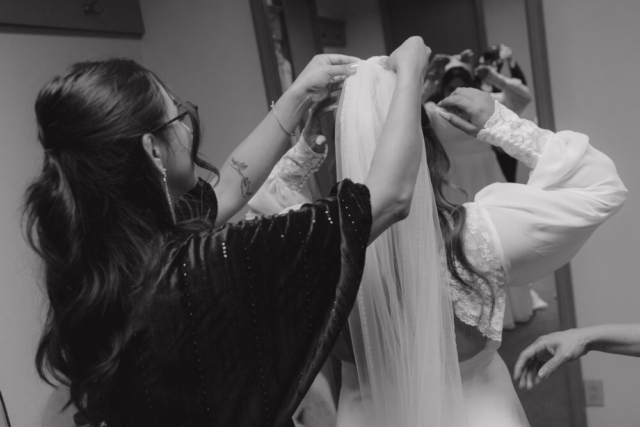 A young couple has their intimate wedding at the Marty Leonard Chapel in Fort Worth, Texas by a Texas DFW documentary wedding photographer ( Hannah Lylene Photography)