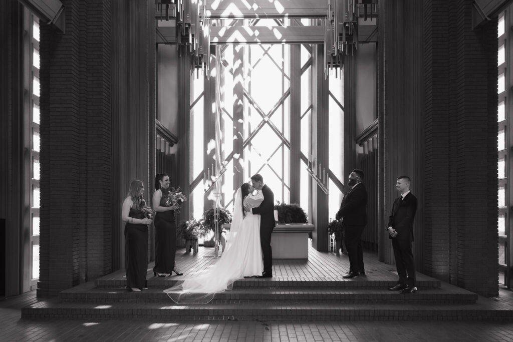 A young couple has their intimate wedding at the Marty Leonard Chapel in Fort Worth, Texas by a Texas DFW documentary wedding photographer ( Hannah Lylene Photography) A young couple has their intimate wedding at the Marty Leonard Chapel in Fort Worth, Texas by a Texas DFW documentary wedding photographer ( Hannah Lylene Photography)