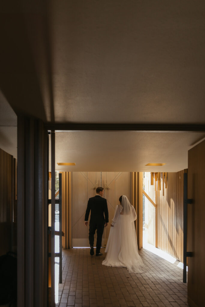 A young couple has their intimate wedding at the Marty Leonard Chapel in Fort Worth, Texas by a Texas DFW documentary wedding photographer ( Hannah Lylene Photography) A young couple has their intimate wedding at the Marty Leonard Chapel in Fort Worth, Texas by a Texas DFW documentary wedding photographer ( Hannah Lylene Photography)