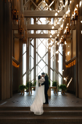 A young couple has their intimate wedding at the Marty Leonard Chapel in Fort Worth, Texas by a Texas DFW documentary wedding photographer ( Hannah Lylene Photography)