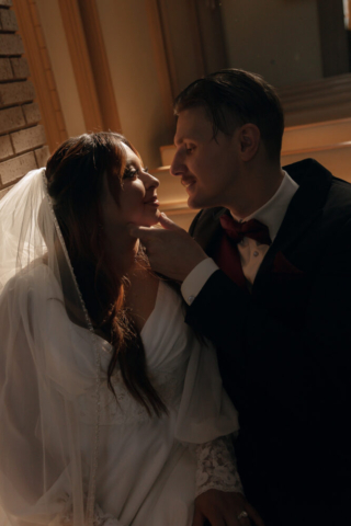 A young couple has their intimate wedding at the Marty Leonard Chapel in Fort Worth, Texas by a Texas DFW documentary wedding photographer ( Hannah Lylene Photography)