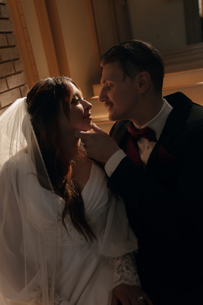 A young couple has their intimate wedding at the Marty Leonard Chapel in Fort Worth, Texas by a Texas DFW documentary wedding photographer ( Hannah Lylene Photography) A young couple has their intimate wedding at the Marty Leonard Chapel in Fort Worth, Texas by a Texas DFW documentary wedding photographer ( Hannah Lylene Photography)
