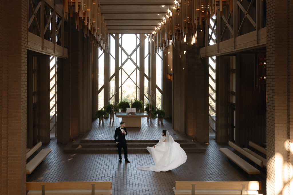 A young couple has their intimate wedding at the Marty Leonard Chapel in Fort Worth, Texas by a Texas DFW documentary wedding photographer ( Hannah Lylene Photography) A young couple has their intimate wedding at the Marty Leonard Chapel in Fort Worth, Texas by a Texas DFW documentary wedding photographer ( Hannah Lylene Photography)