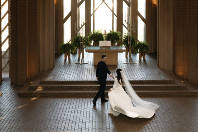 A young couple has their intimate wedding at the Marty Leonard Chapel in Fort Worth, Texas by a Texas DFW documentary wedding photographer ( Hannah Lylene Photography)