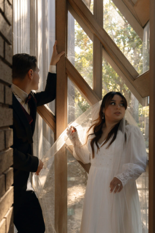 A young couple has their intimate wedding at the Marty Leonard Chapel in Fort Worth, Texas by a Texas DFW documentary wedding photographer ( Hannah Lylene Photography)