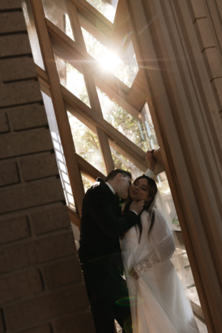 A young couple has their intimate wedding at the Marty Leonard Chapel in Fort Worth, Texas by a Texas DFW documentary wedding photographer ( Hannah Lylene Photography)