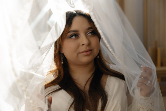 A young couple has their intimate wedding at the Marty Leonard Chapel in Fort Worth, Texas by a Texas DFW documentary wedding photographer ( Hannah Lylene Photography)