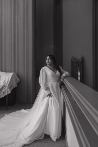 A young couple has their intimate wedding at the Marty Leonard Chapel in Fort Worth, Texas by a Texas DFW documentary wedding photographer ( Hannah Lylene Photography)