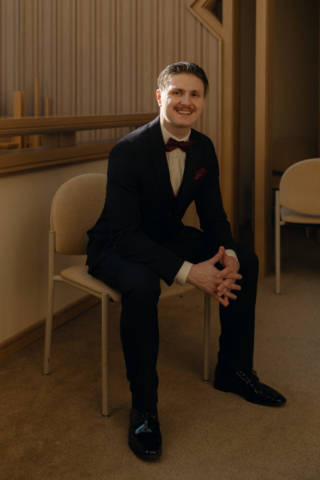 A young couple has their intimate wedding at the Marty Leonard Chapel in Fort Worth, Texas by a Texas DFW documentary wedding photographer ( Hannah Lylene Photography)