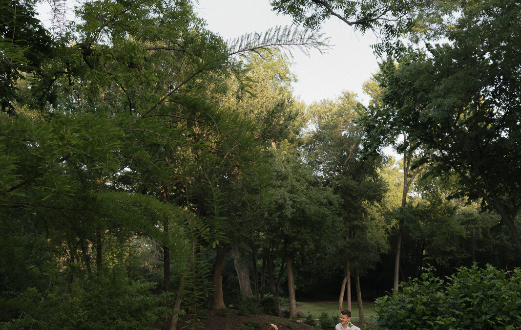 DFW Wedding Photographer – Grapevine Garden Engagement